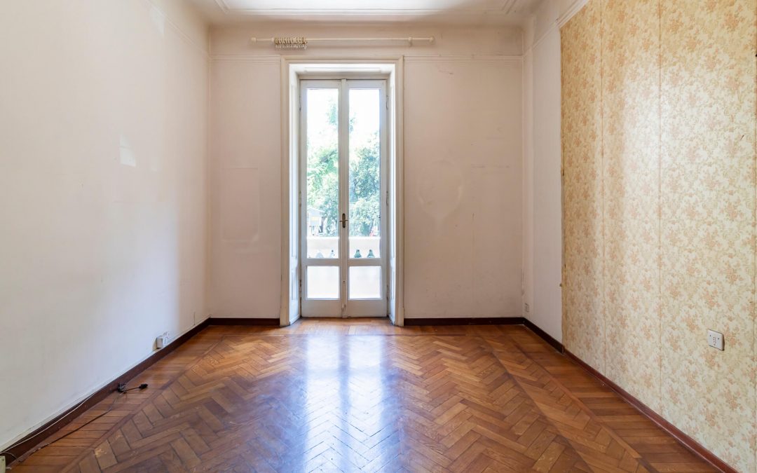 Trilocale doppia esposizione due balconi, splendido contesto d’epoca signorile. Via Pacini, Milano.