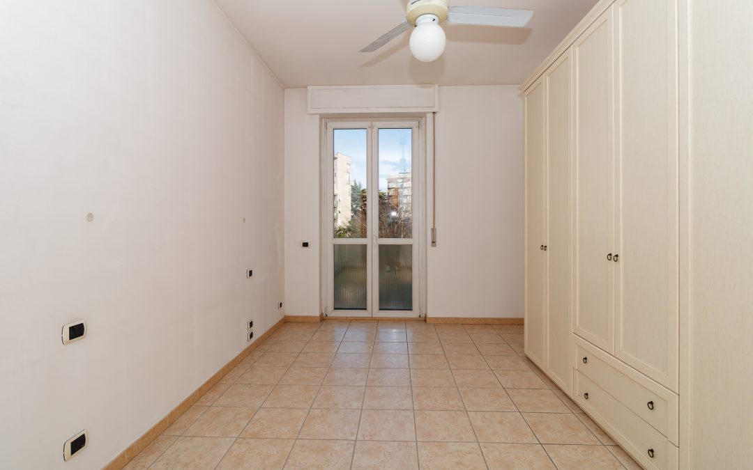 Funzionale e luminosissimo bilocale, doppia esposizione, ottimo stato. LIBERO SUBITO!! Via Grado, Milano.