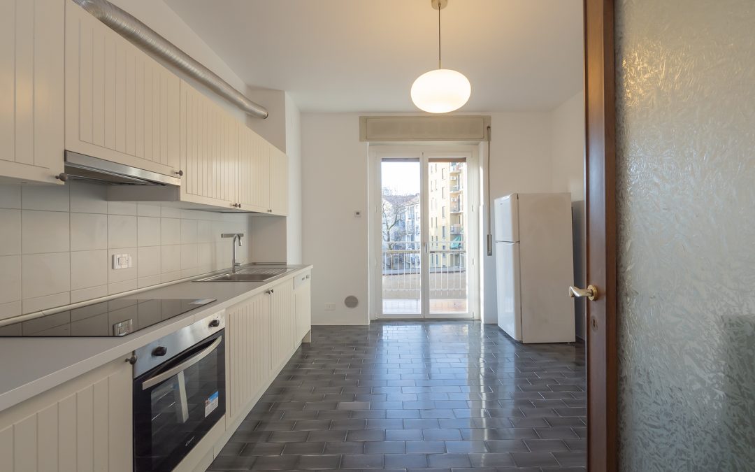 Ampio trilocale con doppi servizi, PIANO ALTO! RISTRUTTURATO