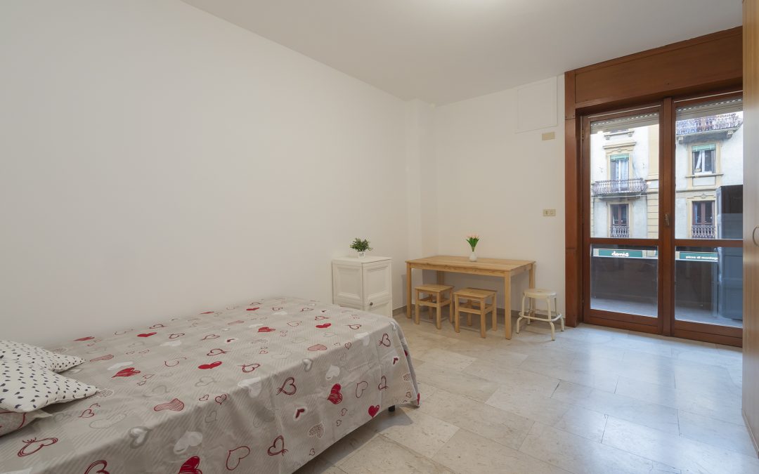 Via Melzo, monolocale con TERRAZZO. LIBERO SUBITO.