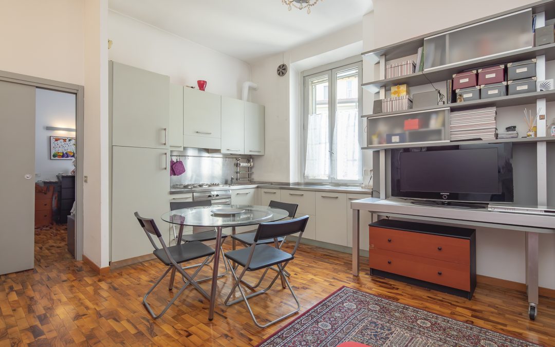 Bilocale ristrutturato piano alto. Balcone e solaio.