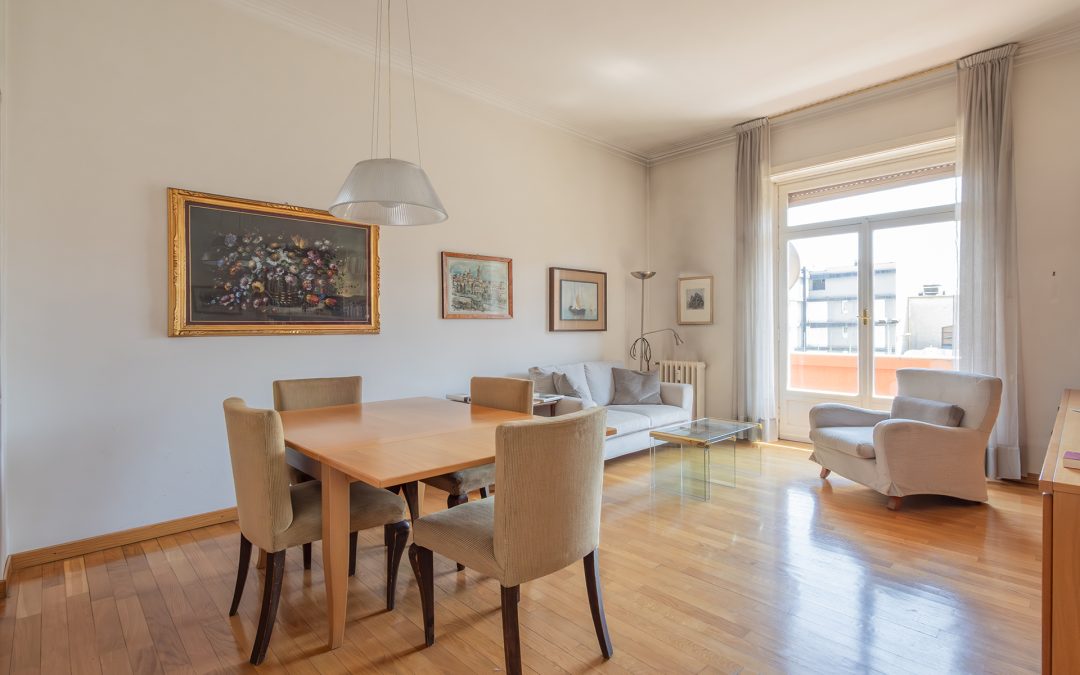 Quadrilocale con doppi servizi, due balconi. LUMINOSISSIMO!!