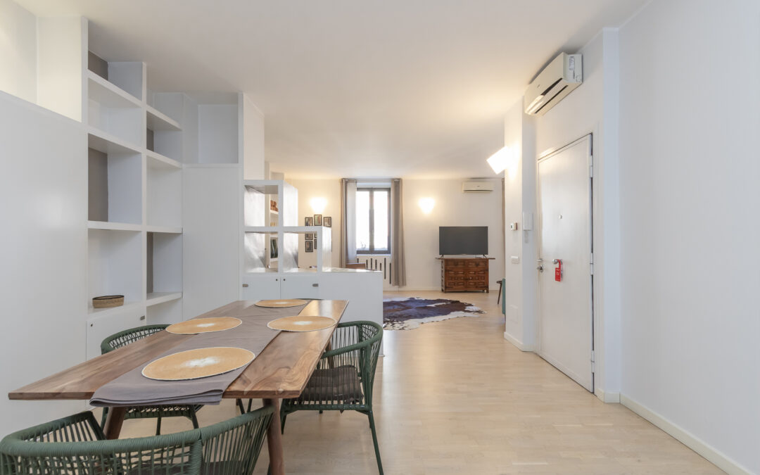 Ambio bilocale di rappresentanza completamente arredato.