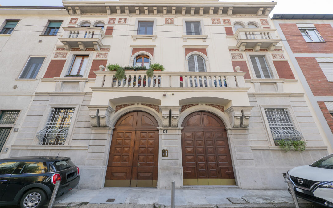 VIA PRIVATA DELLA MAJELLA – ELEGANTE TRILOCALE DI 120 MQ RISTRUTTURATO, DOPPI BALCONI E CANTINA DI 30 MQ