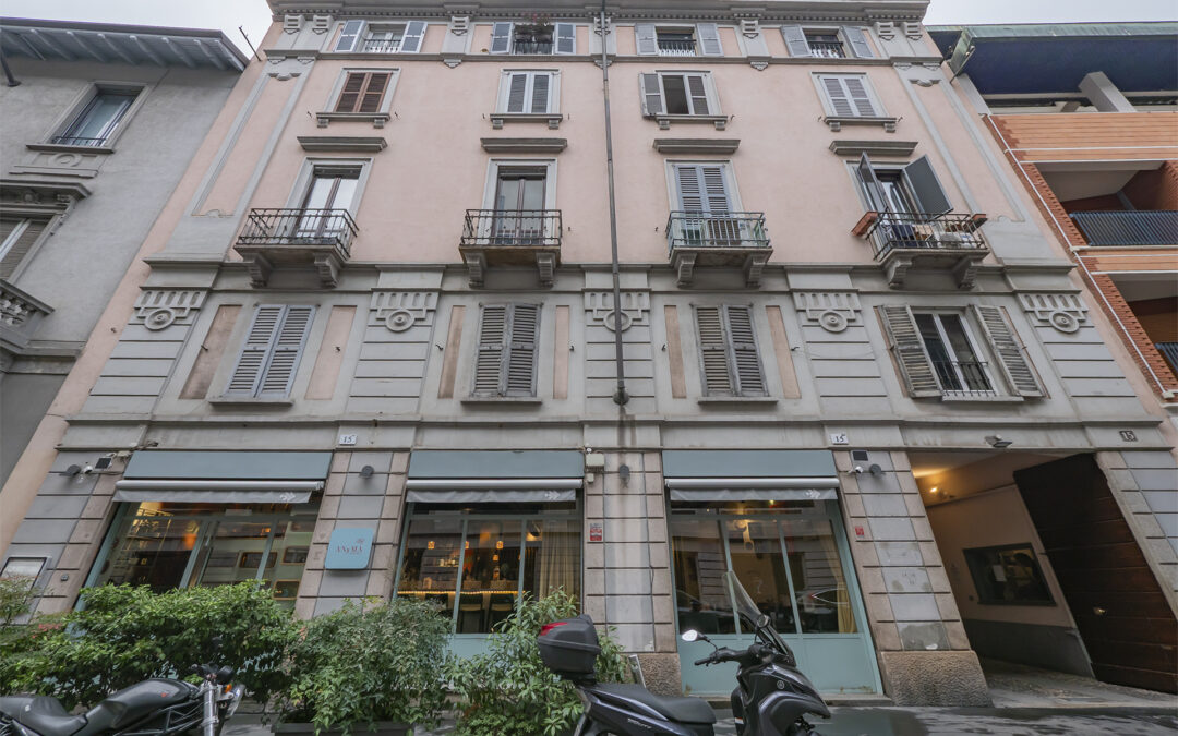 AD.ZE CORSO COMO, MAGAZZINO IN AFFASCINANTE CONTESTO D’EPOCA